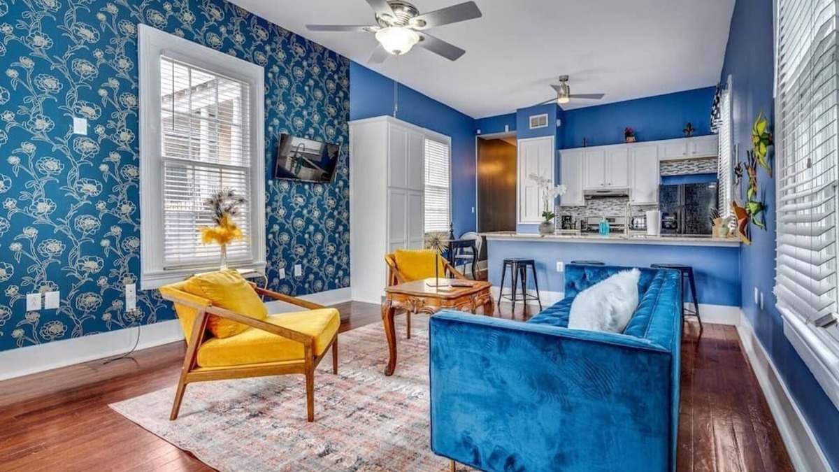 New Orleans House | Adorable Mid City 2 Bedroom Centrally Located!