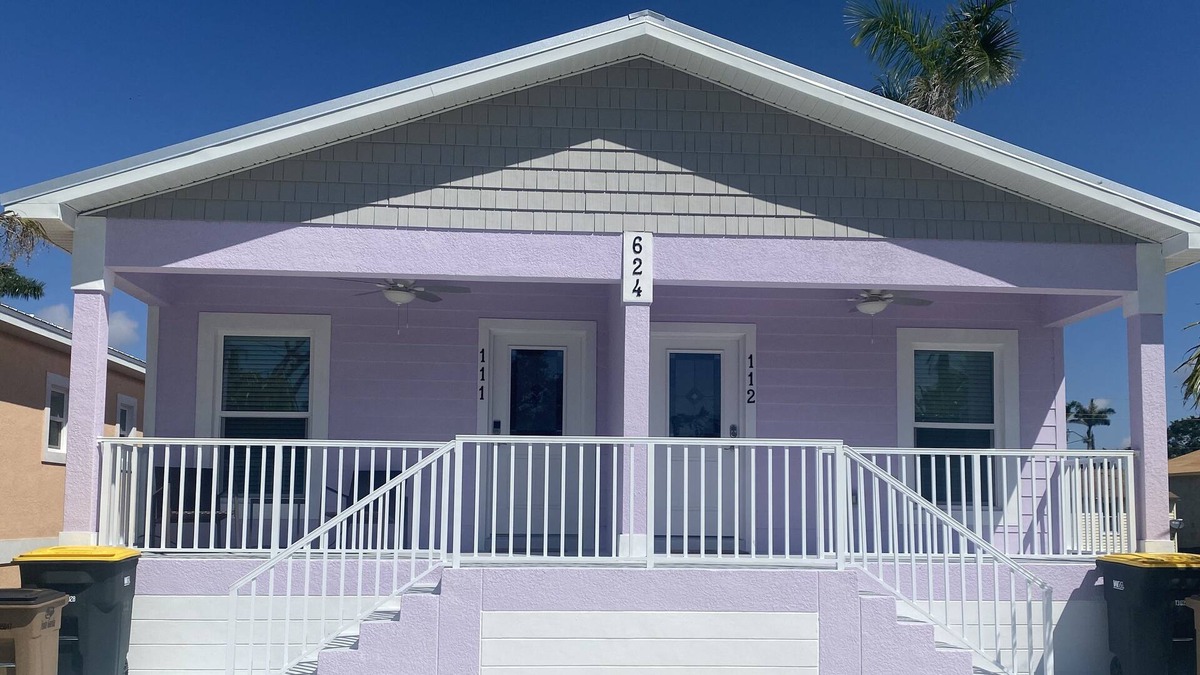 Punta Gorda Cottage | Adorable New Lavender Cottage