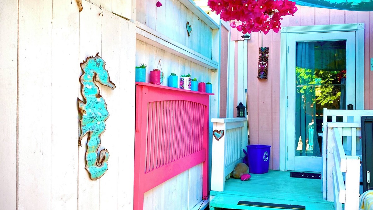 North Park Cottage | Adorable Private Tiny House for Two~ Heart of North Park~San Diego.Safe & Clean.
