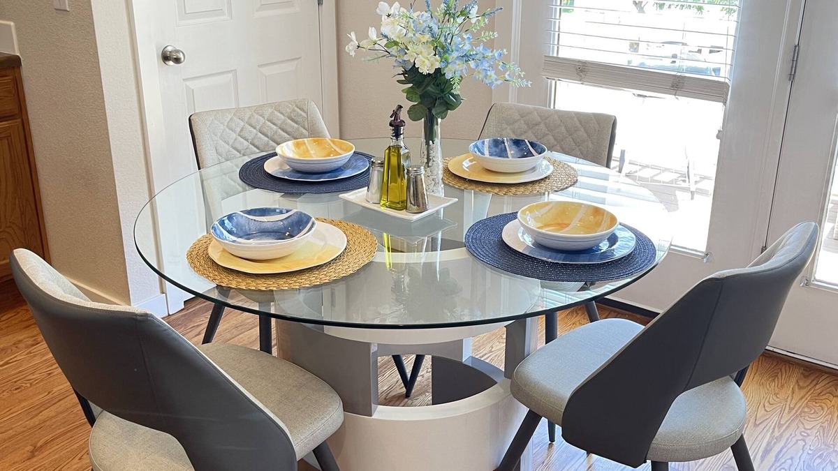 Henderson House | Adorable Townhome w/ 2 Patios & Garage Access