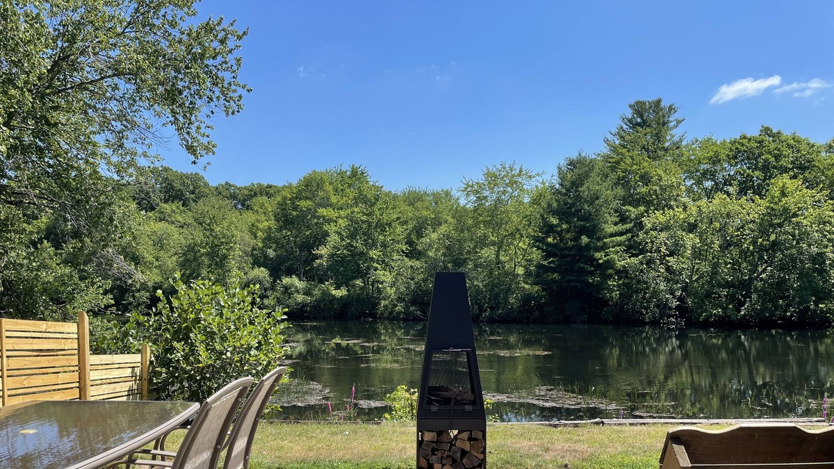 Hope House | Adorable, Updated 2 Bedroom Retreat on the River!