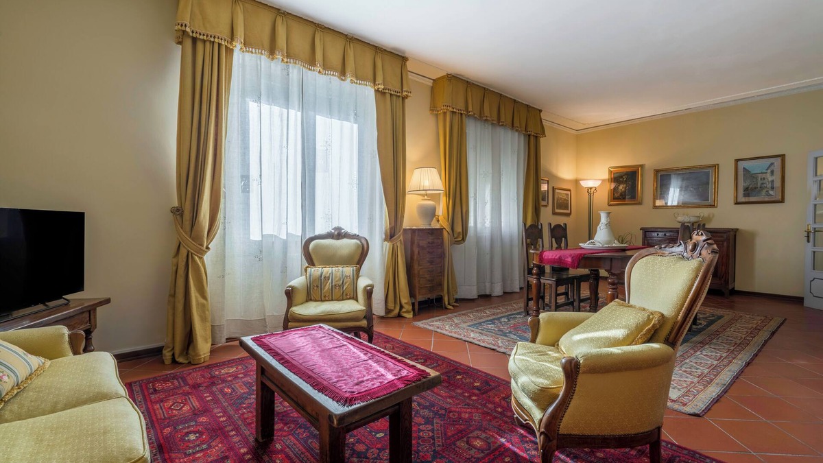 Scandicci Apartment | Adriana House Elegant and Bright