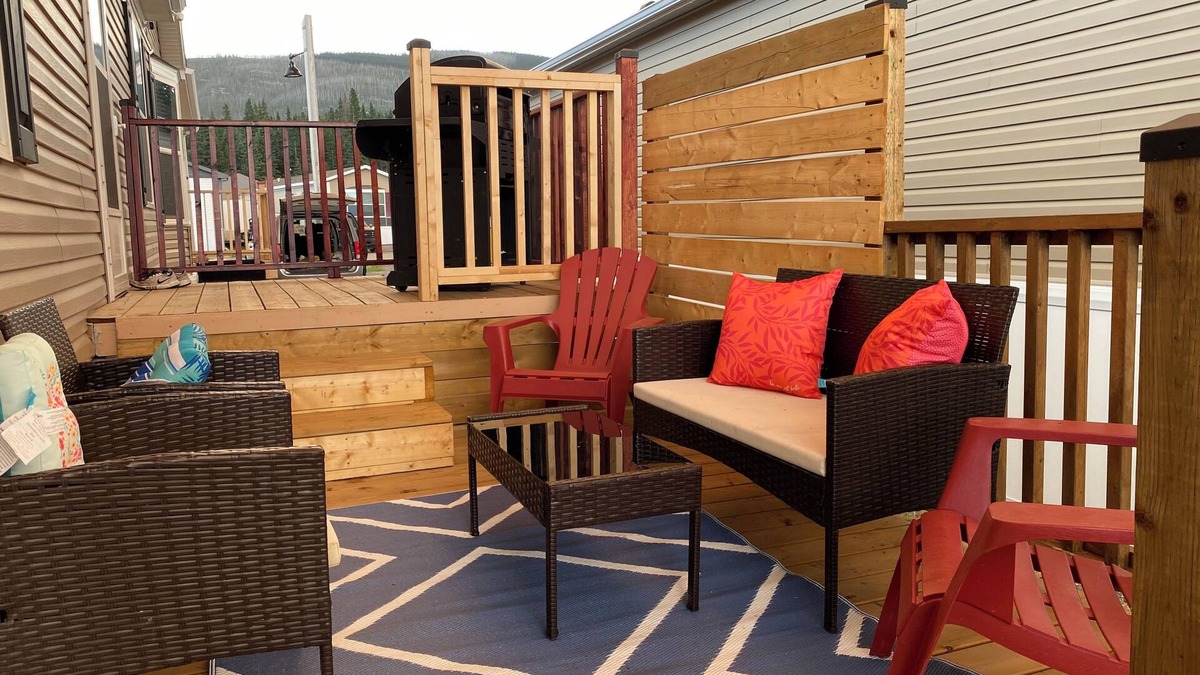 Nordegg Cabin | Adventure Await! 20minute to Abraham Lake Ice Bubbles, Full home+ Mountain views