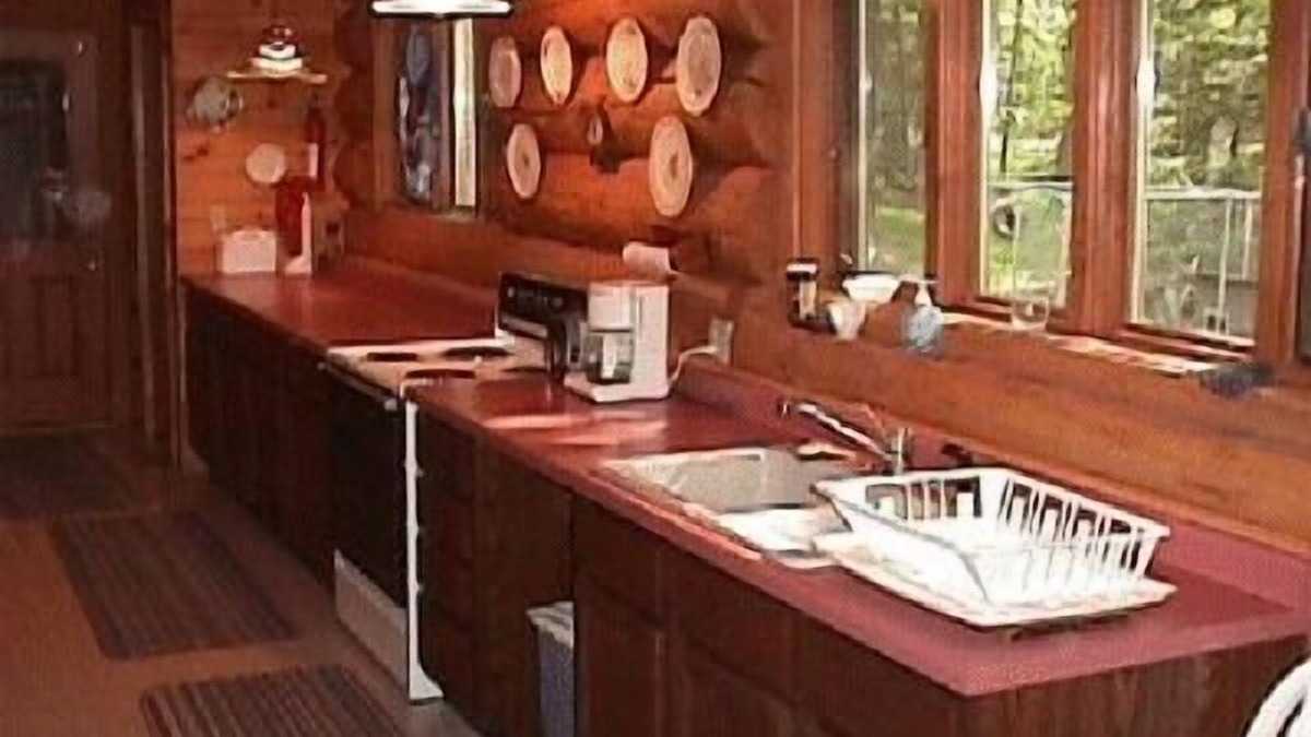 Butternut Cabin | 'AERIE' Eagles Nest Lodge, Five bedroom, Two kitchen, Full Log home