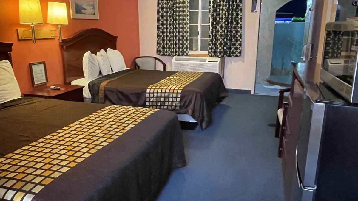 Mojave Hotel | Aerospace Inn