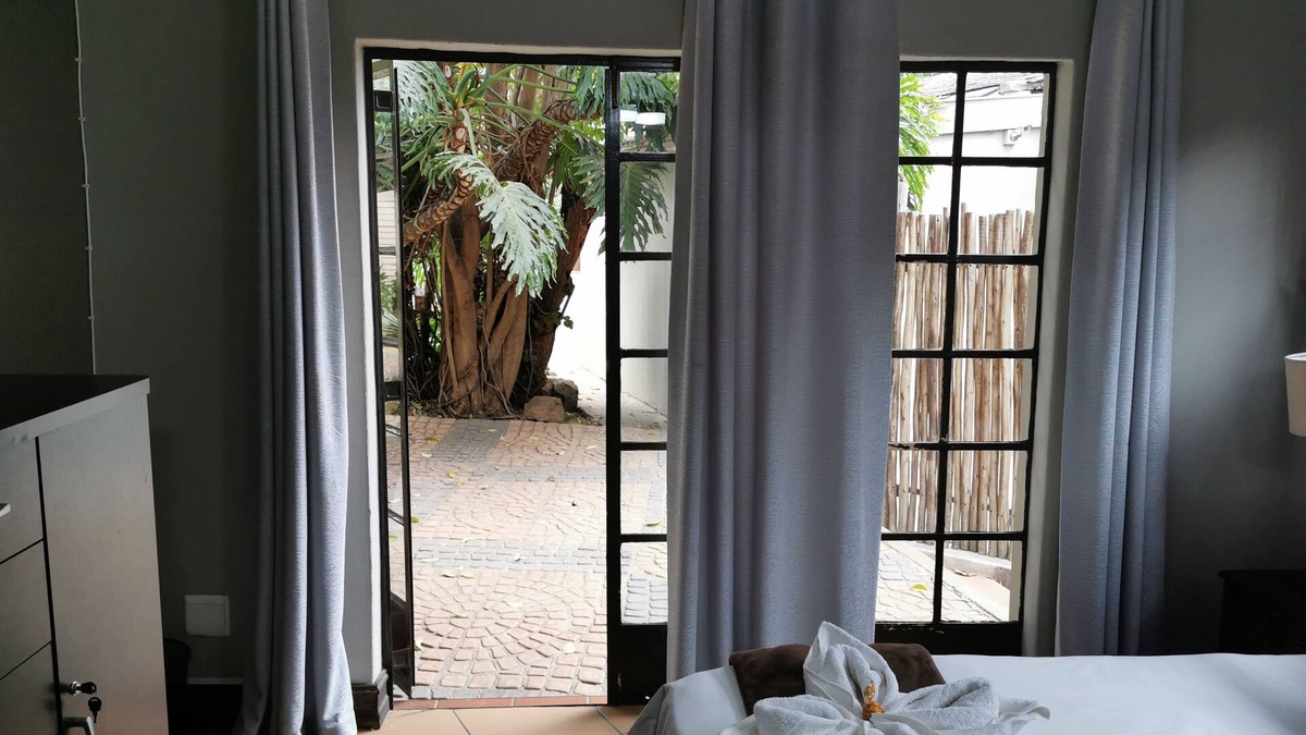 Kempton Park House | Aerotropolis Guest Lodge