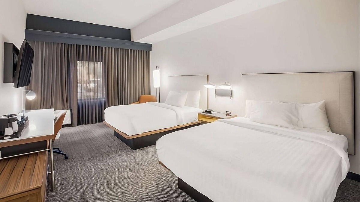 Chandler Hotel | Affordability Meets Comfort! Contemporary and Pet-friendly Unit, Swimming Pool!