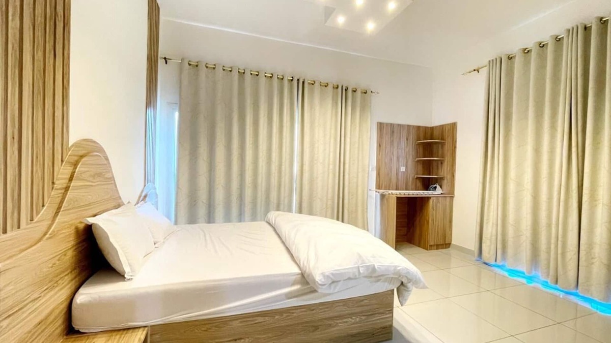 Dubai Sports City Apartment | AFFORDABLE AND GREAT STAY - 3 BEDROOM APARTMENT IN DUBAI