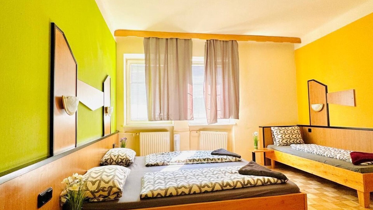Rudolfsheim-Funfhaus Hotel | Affordable Central Rooms Near U3
