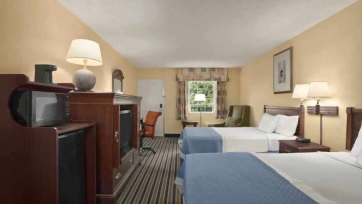 Alexandria West House | Affordable Comfort in Alexandria! 2 Double Beds11