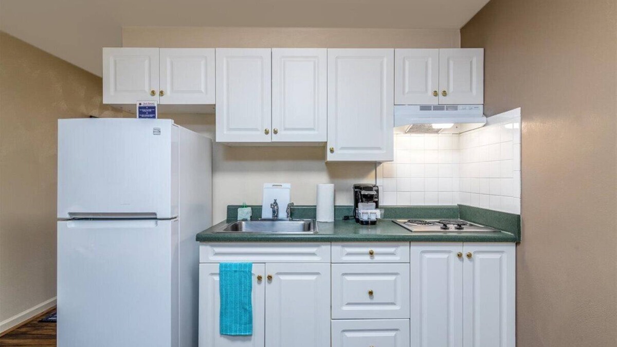 Salem Hotel | Affordable Corporate Suites of Salem