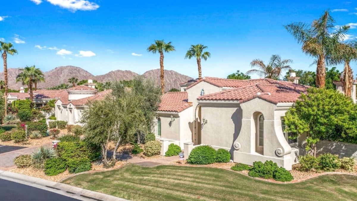 La Quinta House | Affordable Desert Getaway w/Private Pool + Hot Tub!