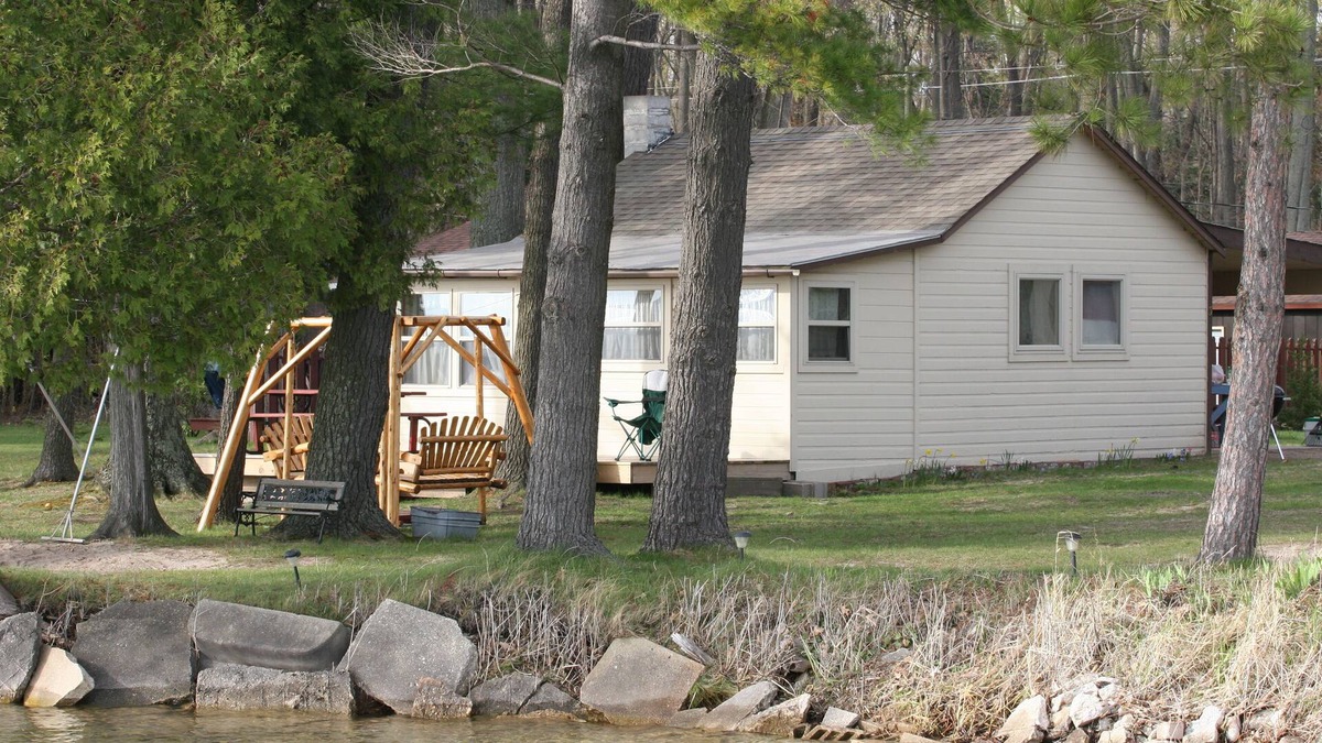 Honor Cabin | Affordable Family Fun on the Platte Lakes Van Hammen Cottage #3
