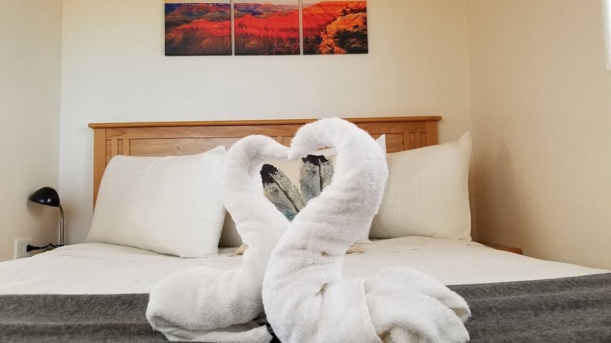 Valle Cabin | Affordable Getaway near Grand Canyon Sleeps 4