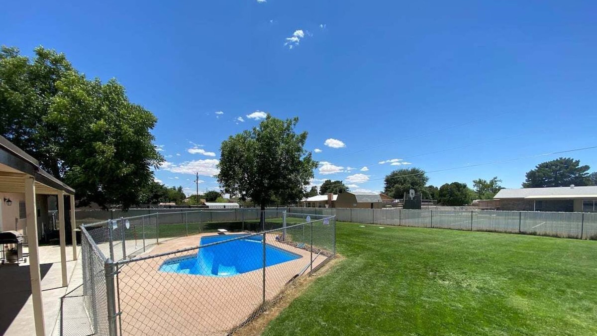 Las Cruces House | Affordable Getaway with a POOL and the Perks