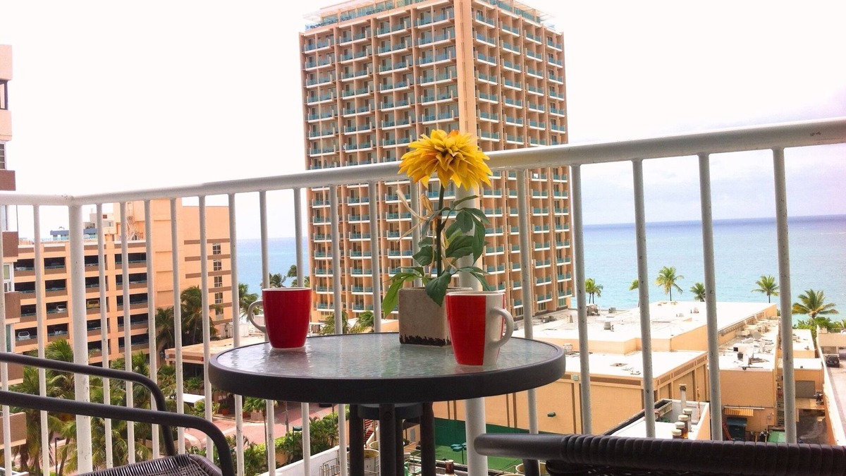 Condado Condo | Affordable Ocean View Studio in the Center of Condado