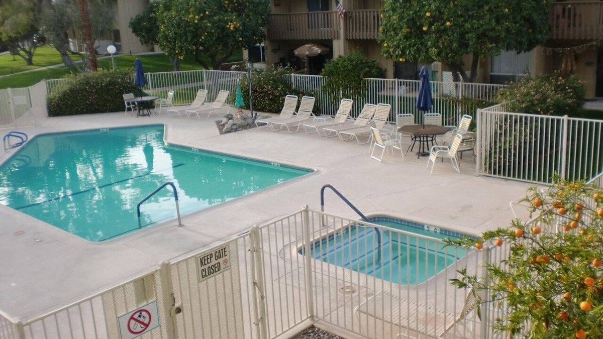 Palm Desert Condo | Affordable Palm Desert Condo. Near Tennis Gardens, Public Golf, Dog Park.
