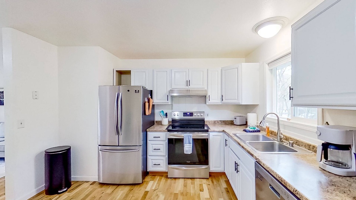 Eagle River House | Affordable stay across from trails with mtn views & full kitchen - dog-friendly