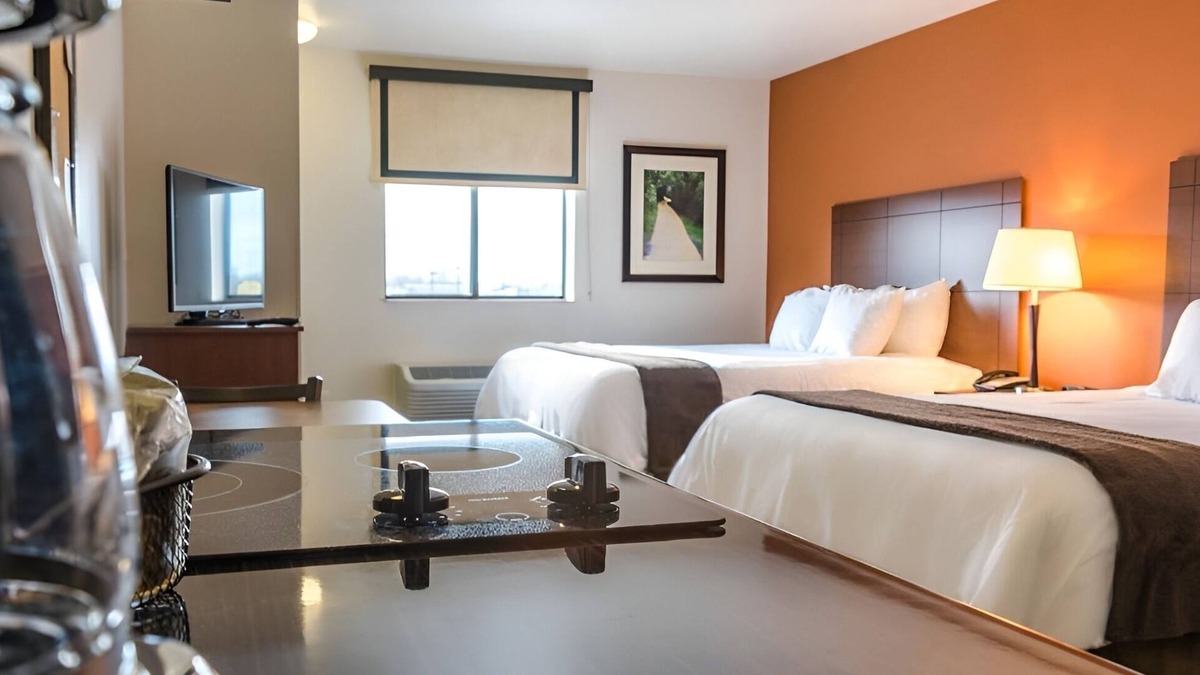 Wixom Hotel | Affordable Stay Perfect for Business Travelers Visiting Wixom - 4 Units!