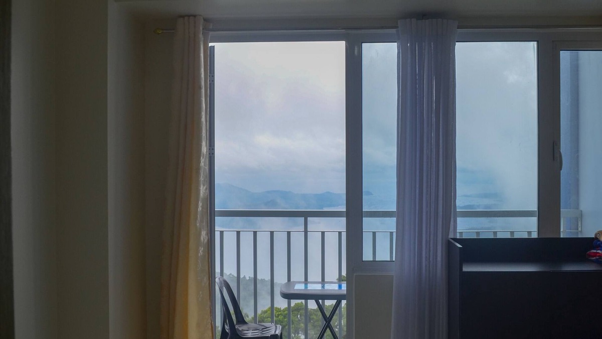 Tagaytay Condo | Affordable Staycation overlooking Taal Lake