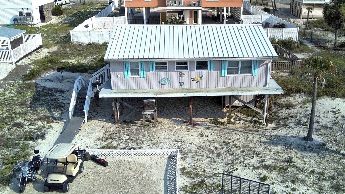East End House | Affordable 2 bed, 1.5 bath Beach view home. Pet friendly, fenced back yard.