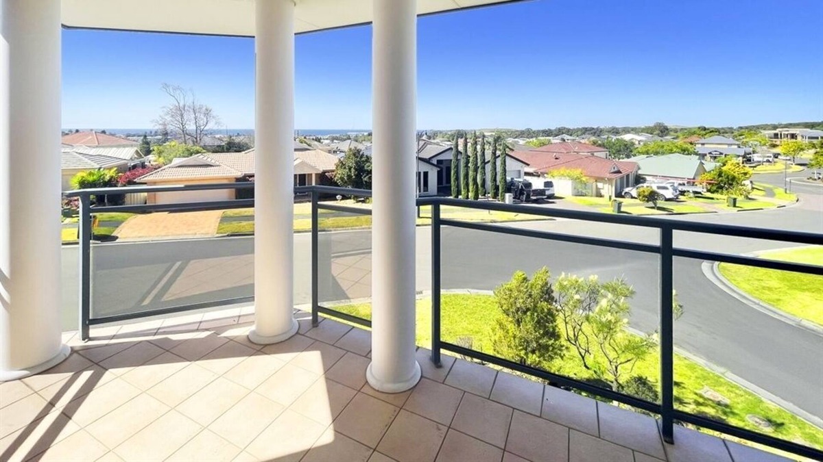 Shell Cove House | Affordable Waterview Stay in a prime location of Shell Cove!