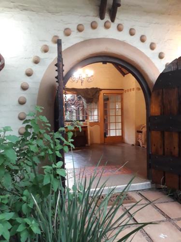 Benoni House | African Silhouette Guesthouse