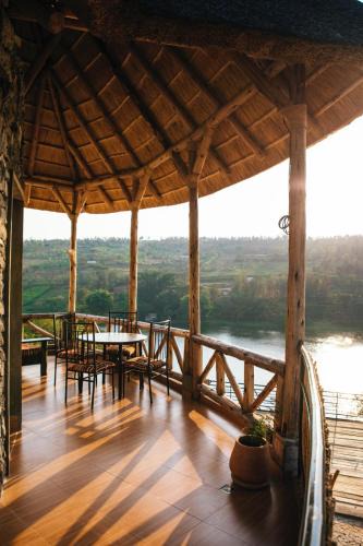 Rwamagana Villa | African-style villa with lake view, sleeps 12
