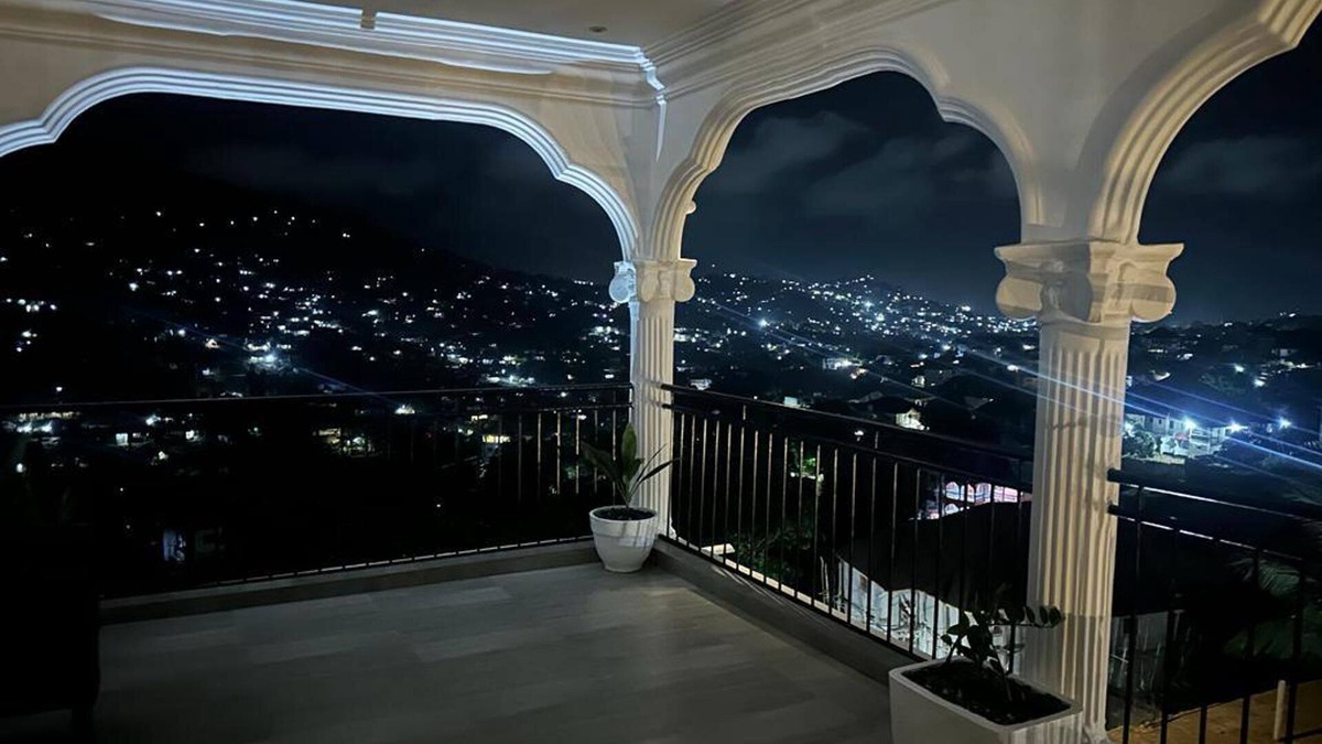 Freetown Apartment | After 5 Apartment 3, 2 Spacious En-suite Bedrooms