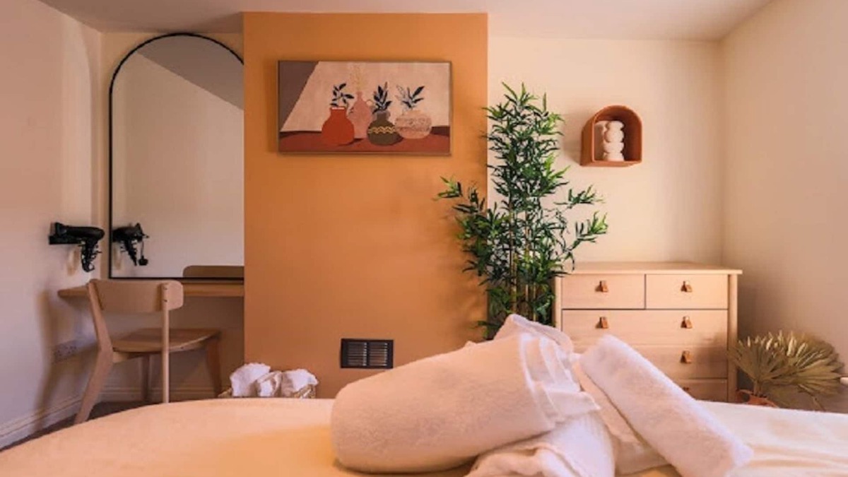 Lancaster House | Afton 'for a trendy stay near the city'