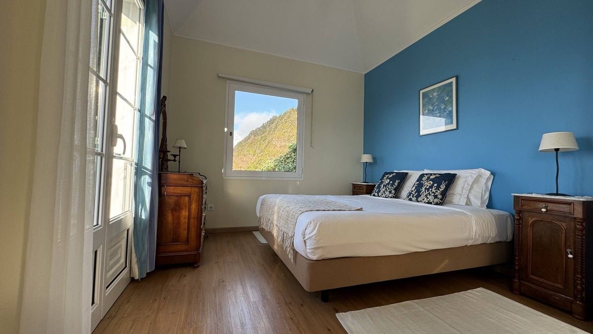 Arco de Sao Jorge Apartment | - Agapanthus -