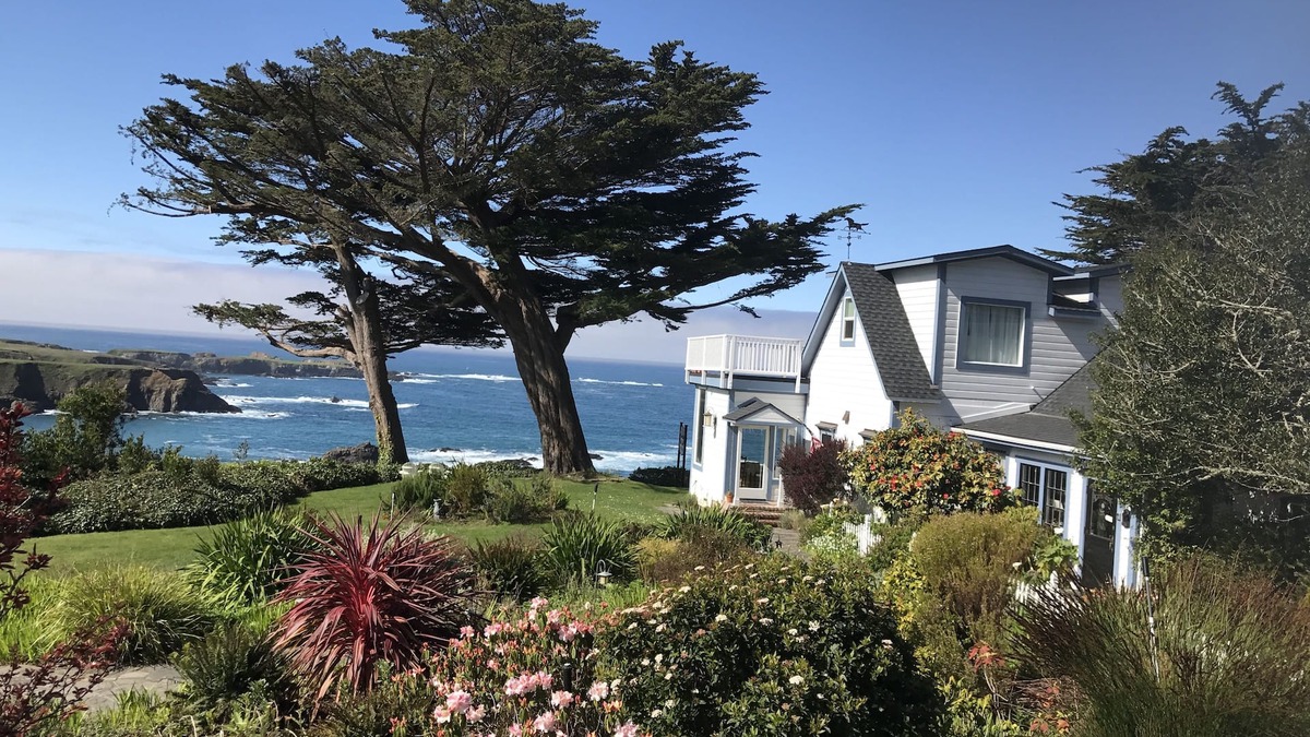 Mendocino Bed & Breakfast | Agate Cove Inn