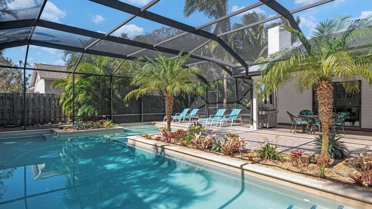 Palma Sola House | ⚓ Agave Sun! Modern, tropical pool home just off Anna Maria Island!⚓
