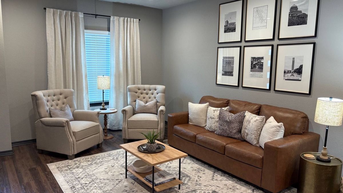 College Station Condo | Aggieland Getaway: 2BR/2.5BA Condo Minutes From Iconic Kyle Field & TAMU Campus!