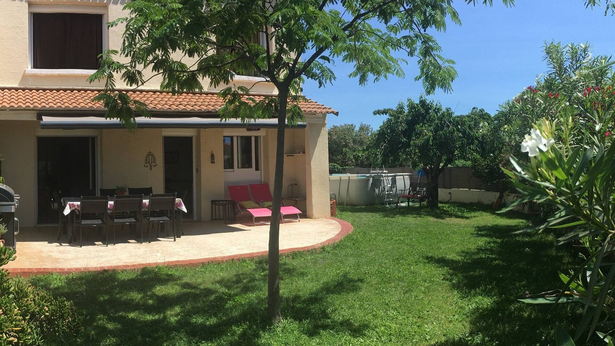 Meze Villa | Agréable Maison. Piscine, jardin, terrasse