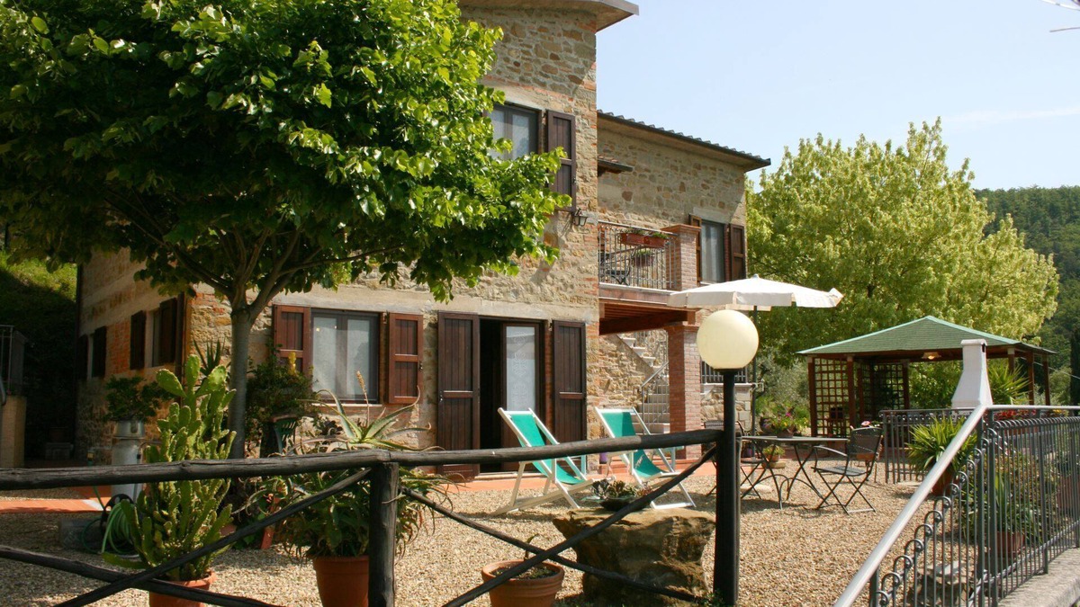 Loro Ciuffenna Villa | AGRITURISMO ARCOBALENO - ARCOBALENO