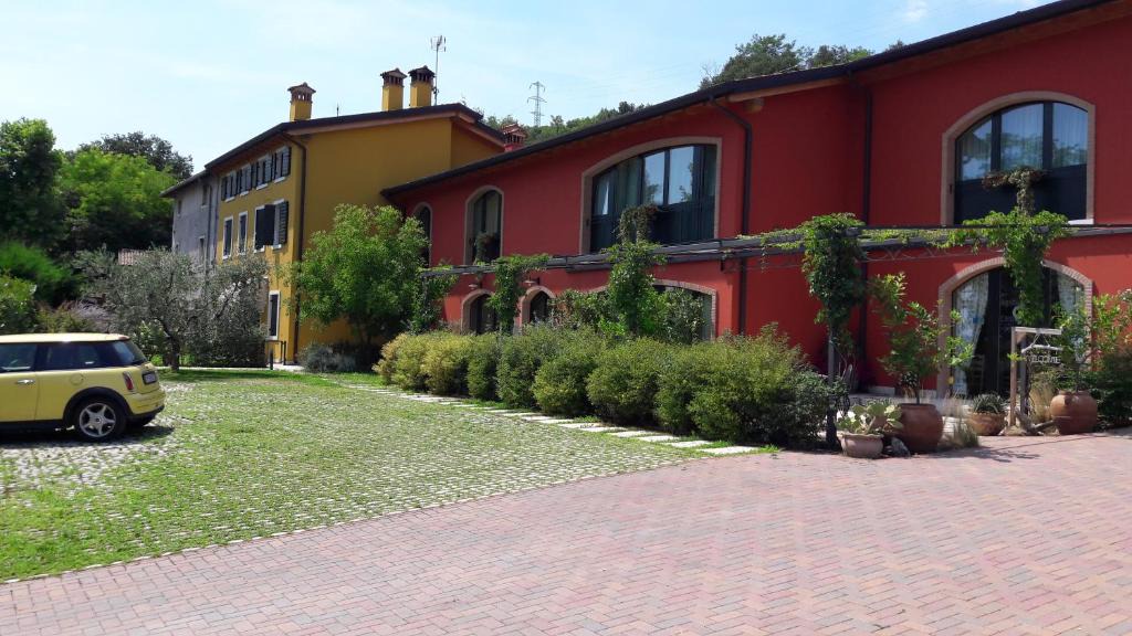 Piovezzano House | Agriturismo Camparella