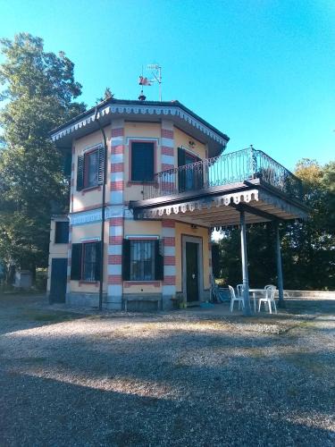 Cadegliano-Viconago House | Agriturismo Villa Brugolta