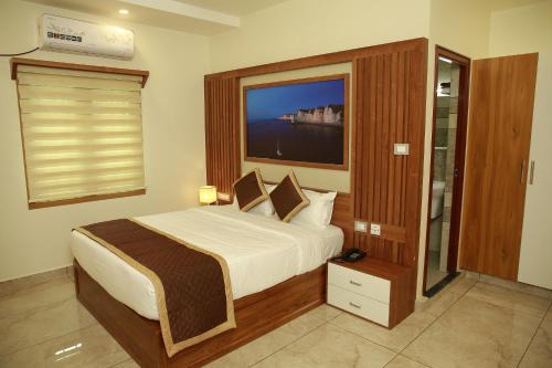 Kumbalam Hotel | AGS Residency