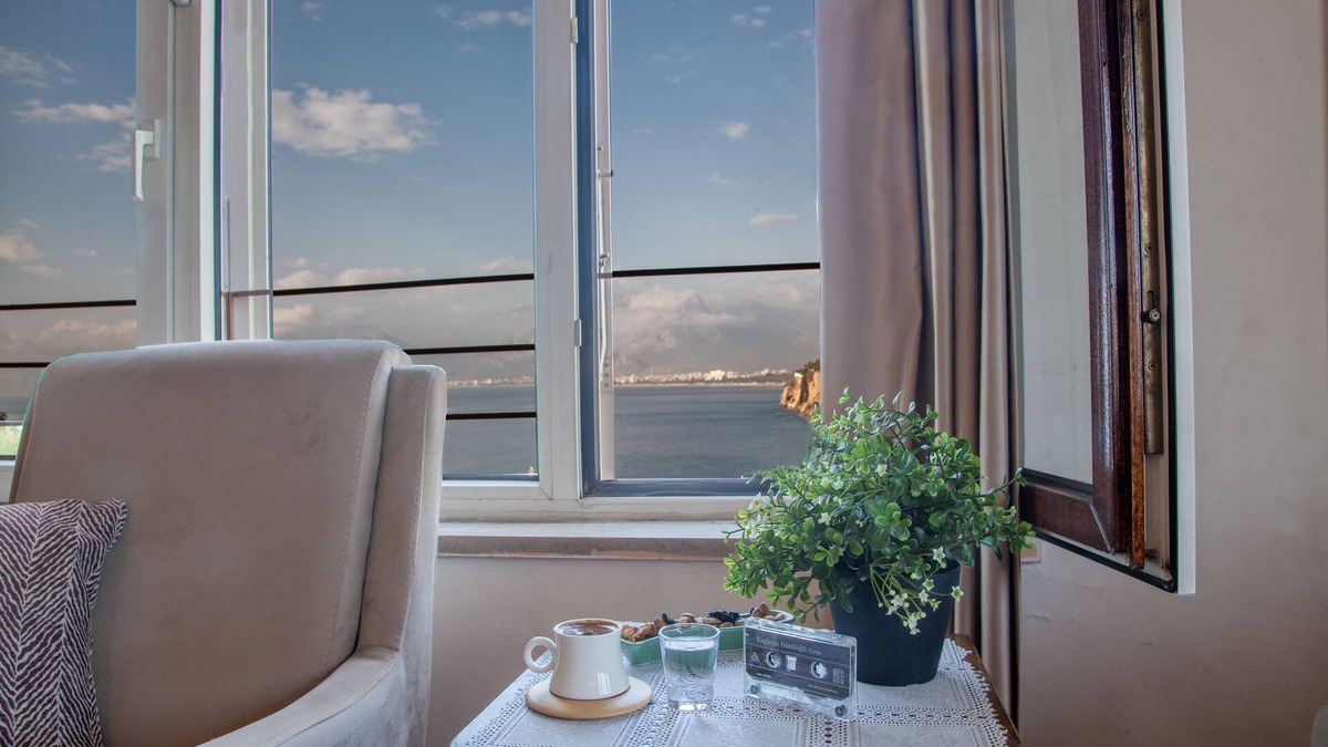 Kaleici Apartment | Aheste Simple Sea View Flat in Lovely Old Town