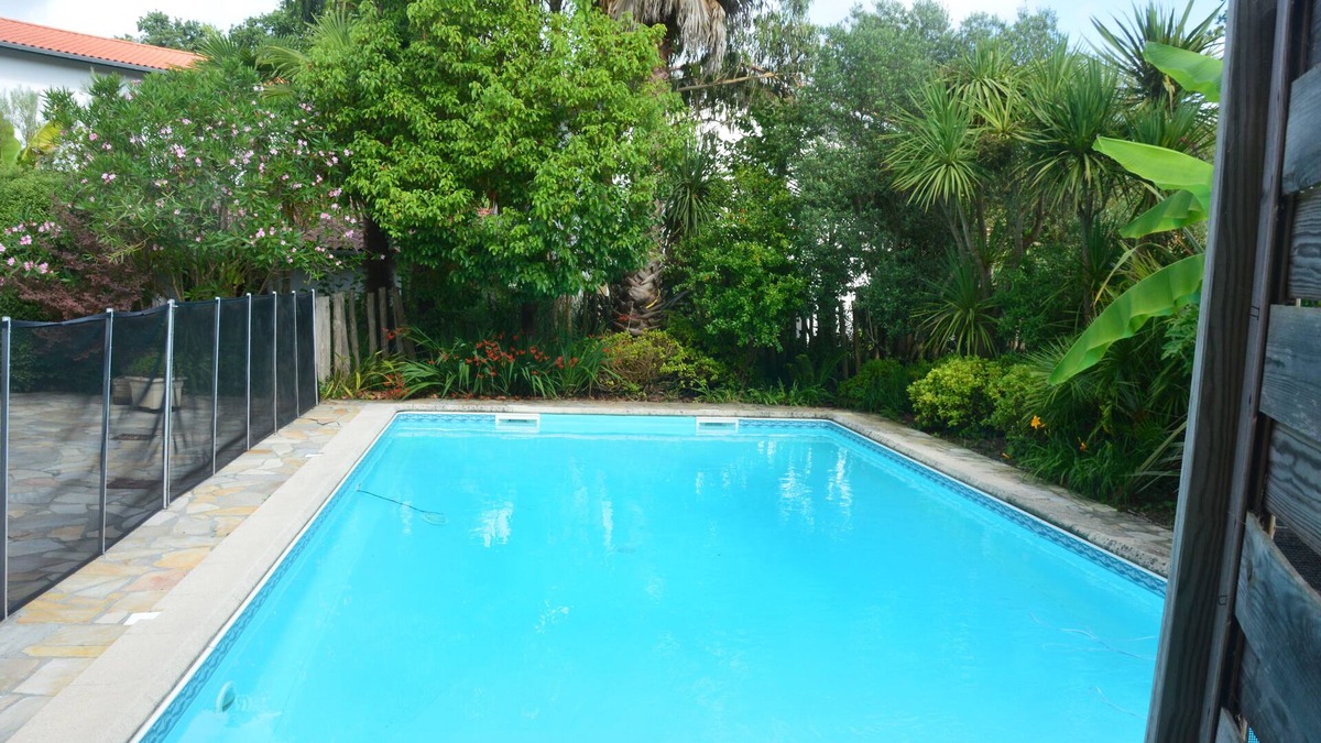 Ahetze House | Ahetze, between Biarritz and St Jean de Luz House + swimming pool and parking lot *