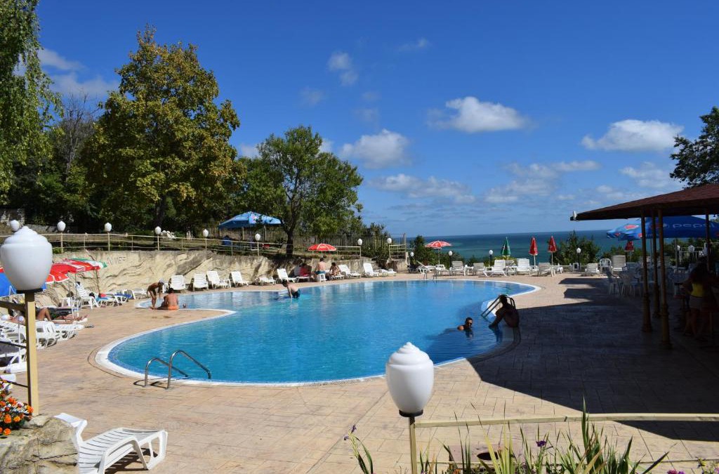 Balchik Hotel | Ahilea Hotel - Free Pool Access