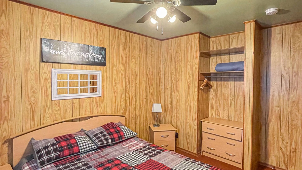 Magnetawan Cottage | Ahmic Lake Resort's 2-Bedroom Cottage (Elk Cottage)