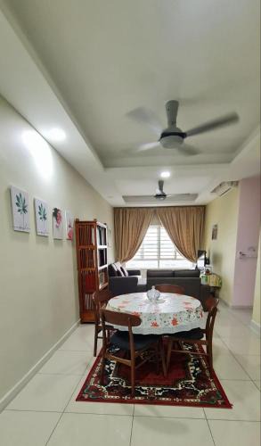 Kampung Sungai Buah Apartment | AI Homestay at Savanna - Southville