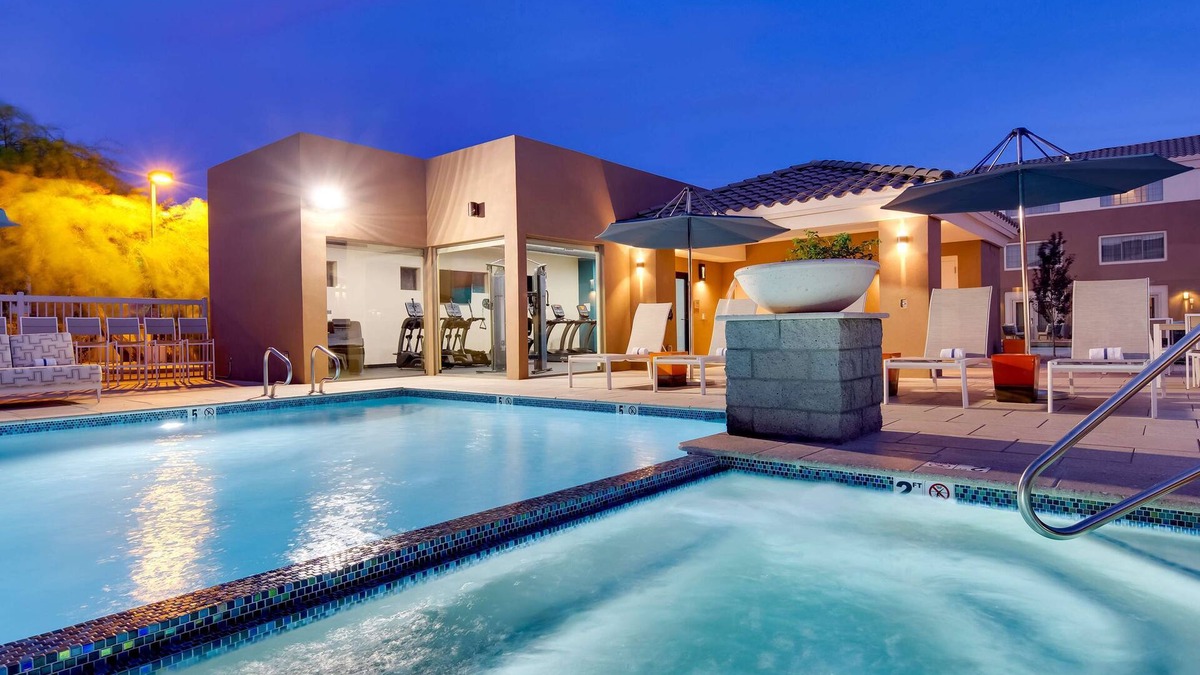 Edwards Business Park Hotel | Aiden by Best Western Scottsdale North
