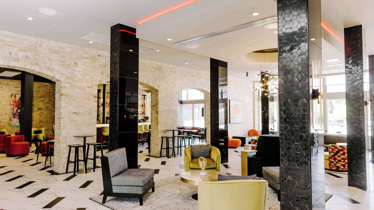 St. Paul Square Hotel | Aiden San Antonio Riverwalk