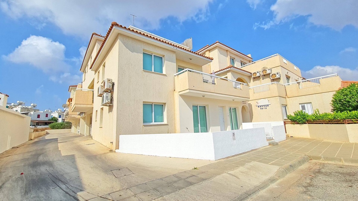 Kapparis Apartment | Aigli flat: A spacious, tranquil flat close to the beach, overlooking the pool.