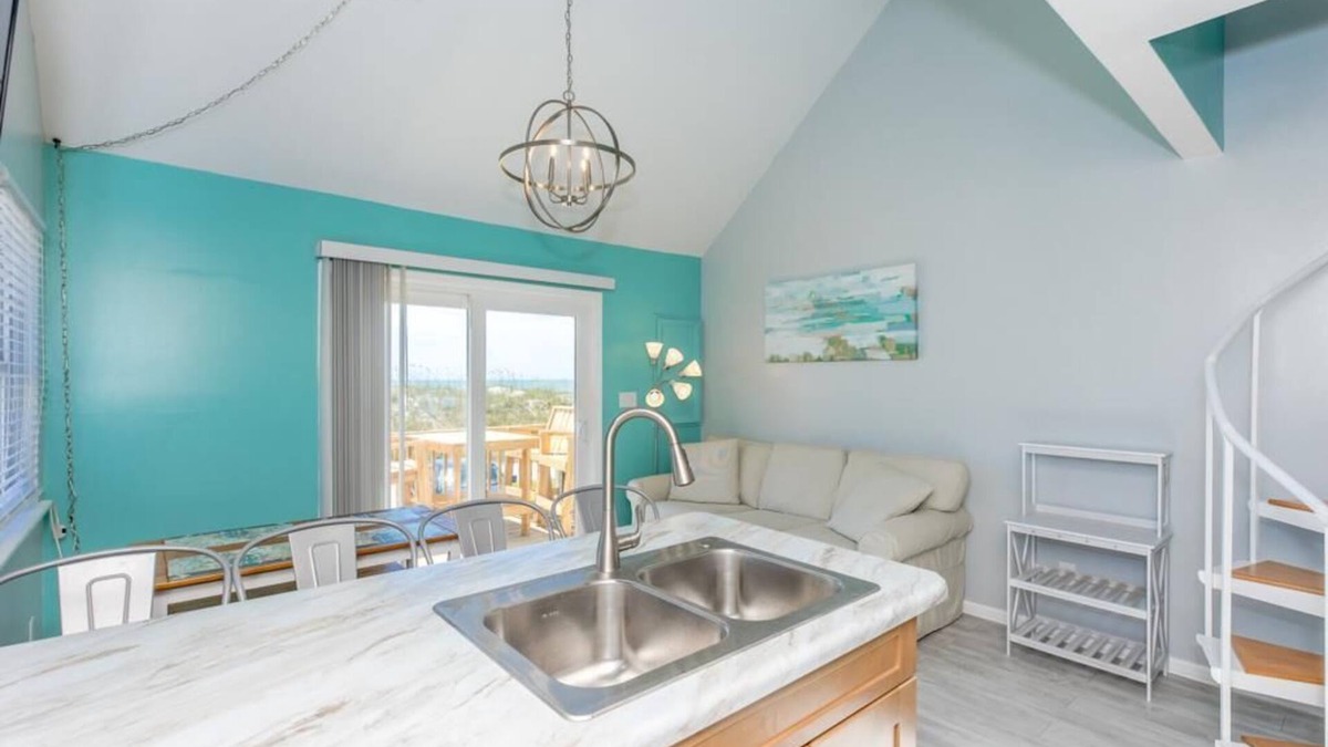 Ocean City Beach Condo | Aint Dat A Beach II - 2BR Upper Unit on the 2nd Row
