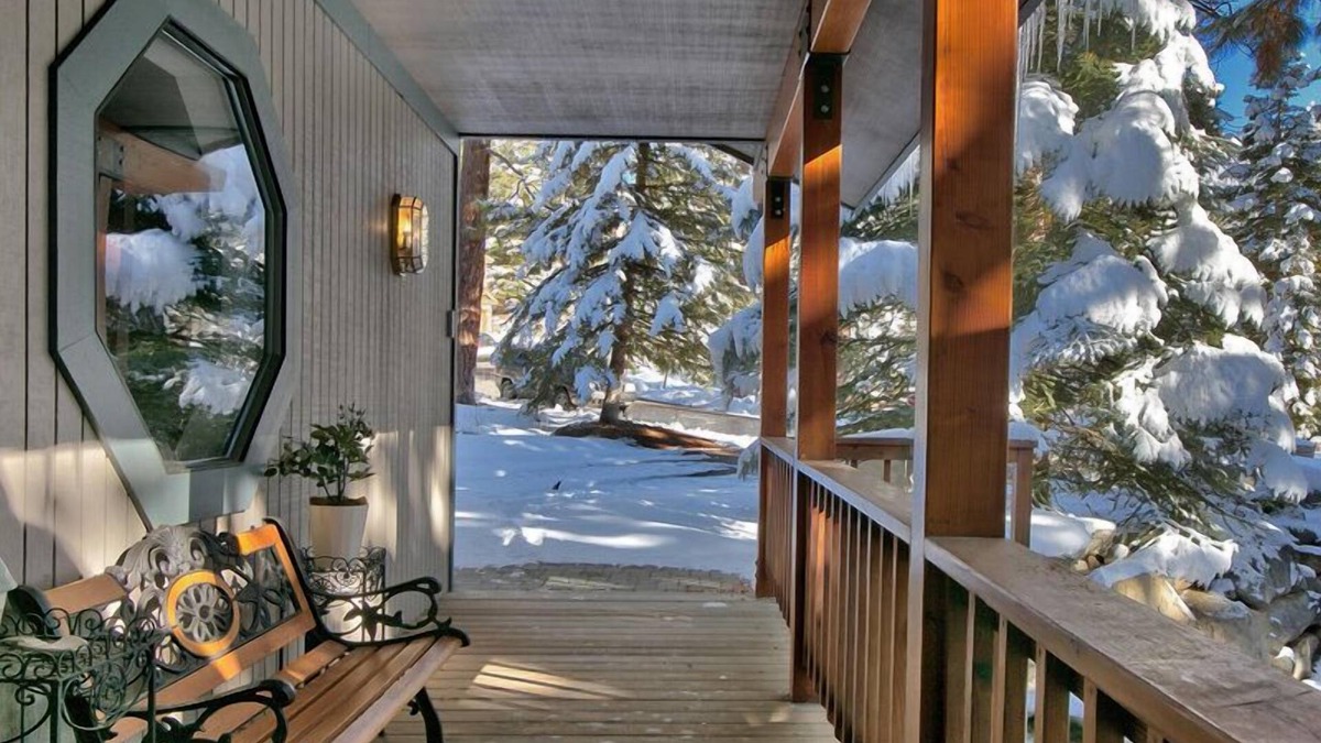 Lower Kingsbury House | Air-condition, Close to Casinos, Hot Tub, Pool Table and Foosball Table