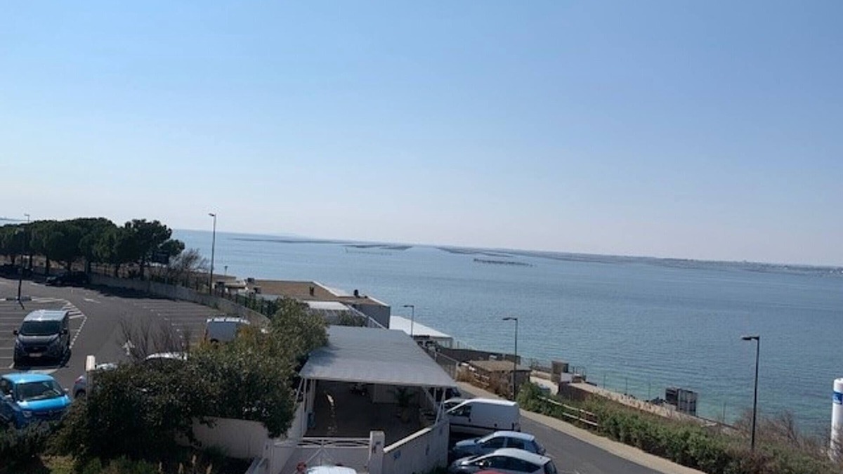 Balaruc-les-Bains Apartment | Air-conditioned apartment in Balaruc-les-Bains with balcony, parking, and pets allowed